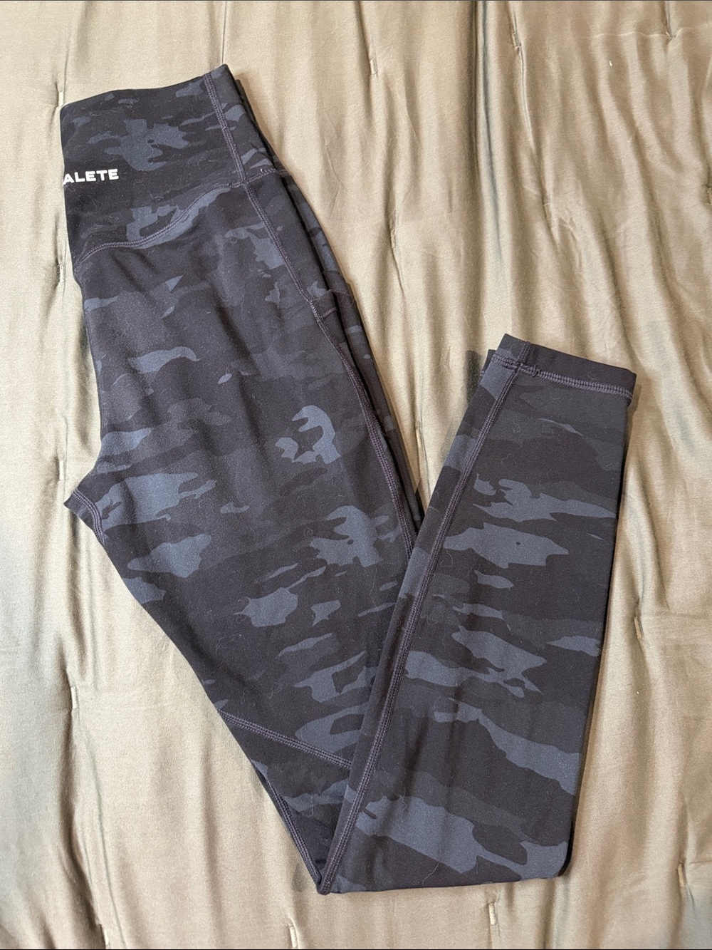 Alphalete Black & Dark Gray Camo Leggings